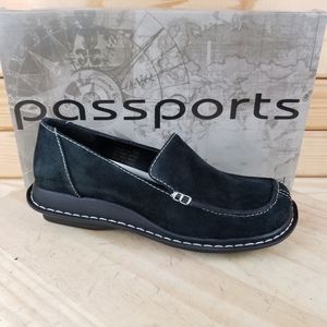 NEW CL 'Passports' 6 M Suede Leather Loafer Black Slip on Comfort Shoes Moc Toe